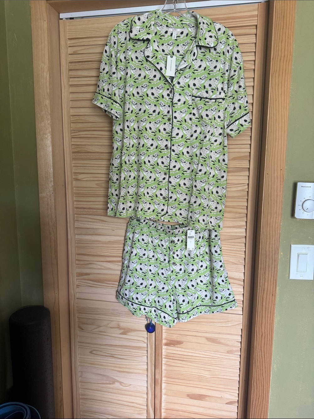 Light Green Floral Short Pajama Set for Kids - Classic Button-Up